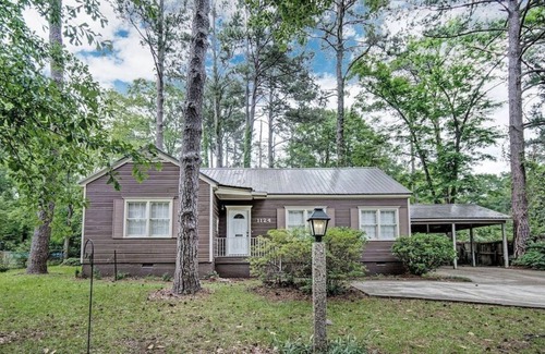 Fondren House | Fondren N. Neighborhood | Location Near Hospitals
