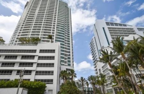 Mid Beach Apartment | Fontainebleau Hotel Sorrento 19th Fl Junior Suite