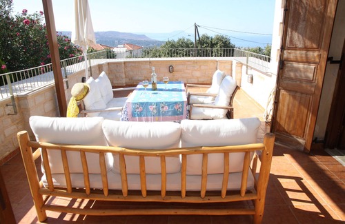 Prines Villa | For Digital Nomads, Retired people, families, with private pool, view, beaches.