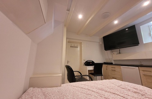 Museum Quarter Apartment | For rent: 1 bedroom studio apartment Vondelpark, Amsterdam Centre