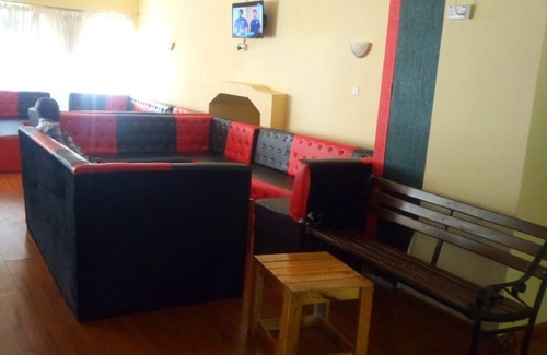 Riruta Bed & Breakfast | Forest Breeze Gardens