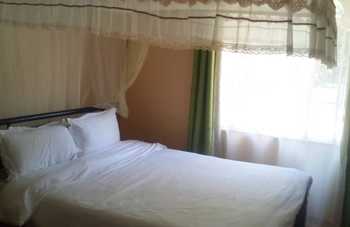 Riruta Bed & Breakfast | Forest Breeze Gardens