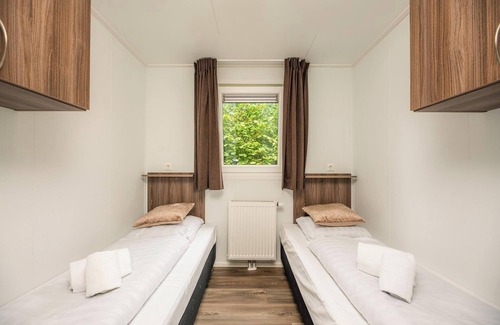 Municipality of Rijssen-Holten Resort | Forest lodge with hot tub - 4 people