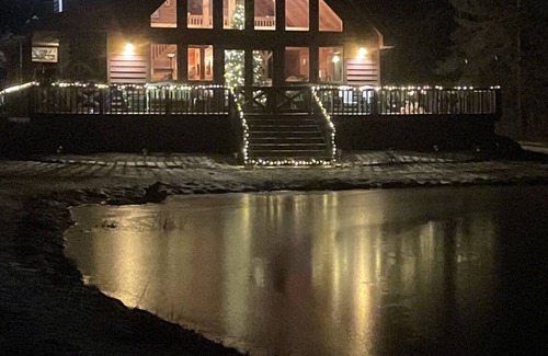 Gerry House | Forest Retreat, 23 miles to Chautauqua Lake, and 14 miles to Lily Dale.