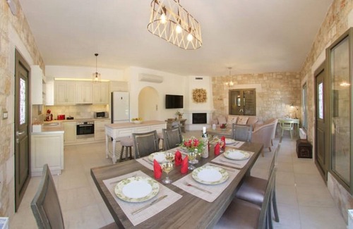 Logarata Villa | Forest Villas Kefalonia (Harry Villa)