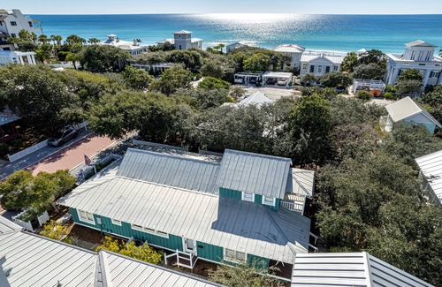 Seaside House | 'Forever Mary' 'In Seaside' 150 ft from Tupelo St. beach pavillon