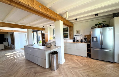 Coux-et-Bigaroque-Mouzens House | Former tobacco barn renovated as a loft, with heated pool and enclosed garden