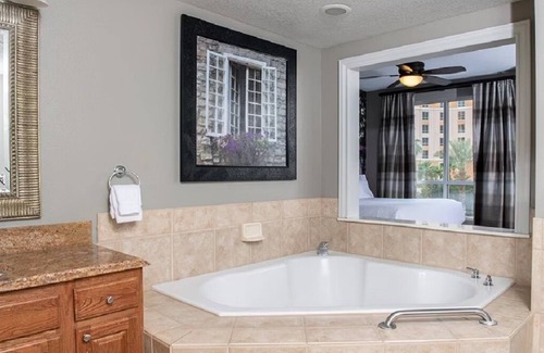 Las Vegas Resort | Formula 1 Racing Week Las Vegas 2024 at Wyndham Grand Desert 2BR Deluxe