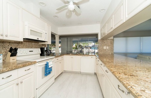 Bermuda Riviera House | Fort Lauderdale - Las Olas · Waterfront Spacious Gem-Walk To Beach - Water Toys