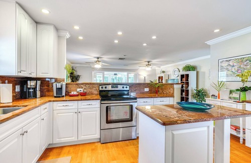 Villas House | Fort Myers Bungalow - 12 Miles to the Beach!
