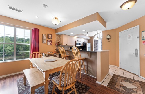 Branson Condo | Fort Taneycomo - Updated 2 bed/2 bath condo located at Fall Creek Resort!