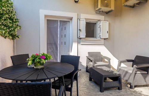 Ipsos Apartment | Fouki Studio lovely Ipsos beach getaway