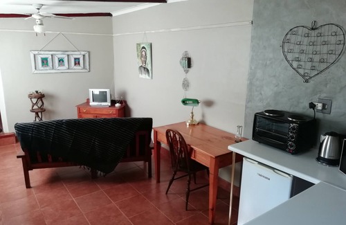 Umjindi House | Fountain Baths Guest Cottages (unit 5)