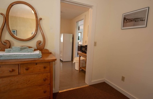 Lake Leelanau Resort | Fountain Point - Cook's Cottage