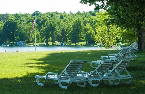 Lake Leelanau Resort | Fountain Point - Hotel Room 16