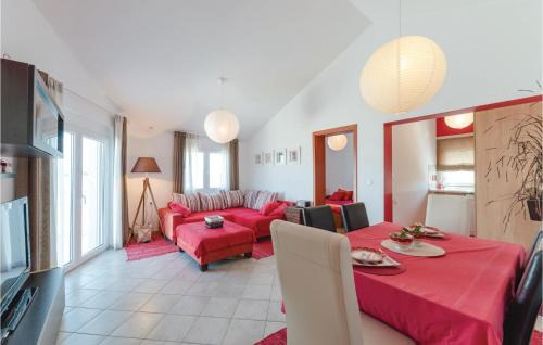 Kraj House | Four-Bedroom Holiday Home In Tkon