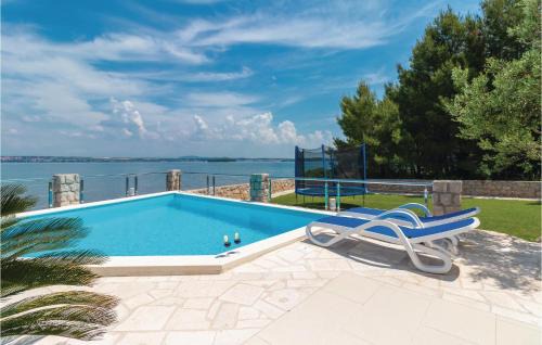 Kraj House | Four-Bedroom Holiday Home In Tkon