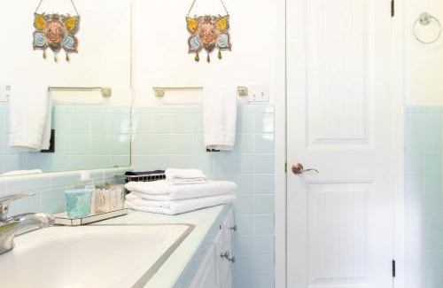 Driftwood House | Four Bedroom Ranch Retreat with a Stunning Pool