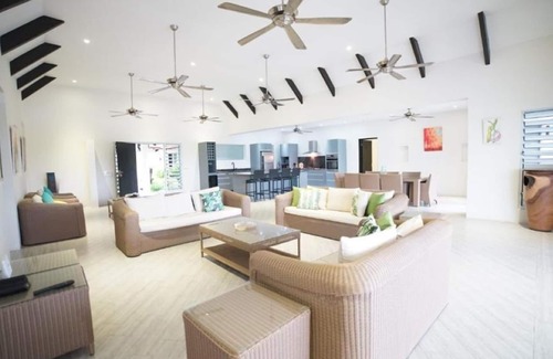 Nadi Villa | Four Bedroom Riverfront Villa 79/4