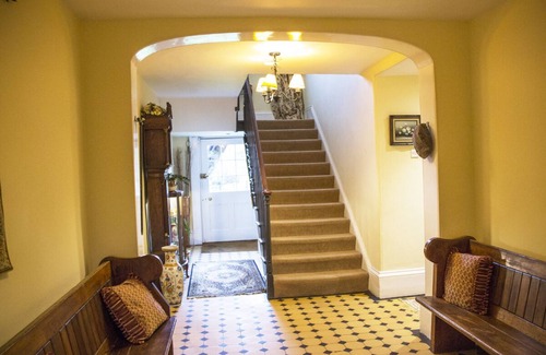 Britford Villa | Four Ensuite Bedroom bedroom Farmhouse