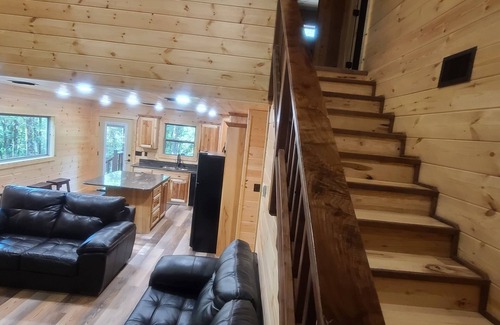 De Queen House | Four The Good Times (Cabin by De Queen Lake)
