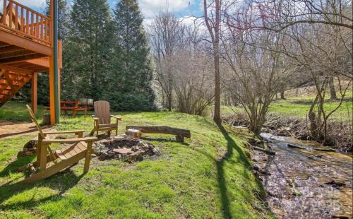 Bryson City House | Fox Creek Cabin 1: Creekside Cabin in the Smoky Mountains