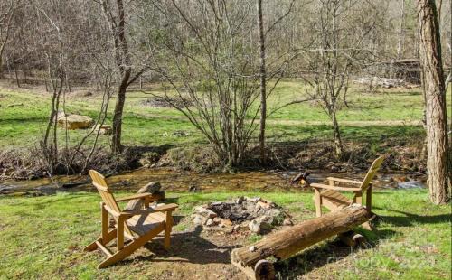 Bryson City House | Fox Creek Cabin 2: Creekside Cabin in the Smoky Mountains!