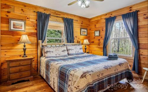 Bryson City House | Fox Creek Cabin 2: Creekside Cabin in the Smoky Mountains!