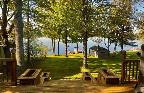Channing House | Fox Den: a cozy cabin up north