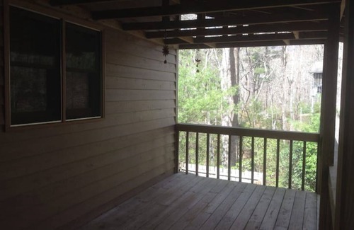 Jasper House | Fox Den Cottage - privately located on wooded lot with creek to rear