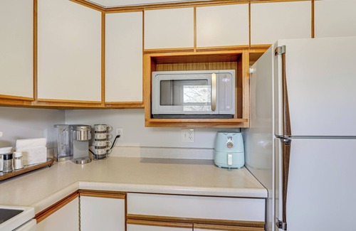 Lincoln House | Fox Run Bungalow w/Patio & Yard in Lincoln!