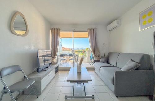 Frejus Port Apartment | Fréjus 2 pièces avec Terrasse, proche des Plages