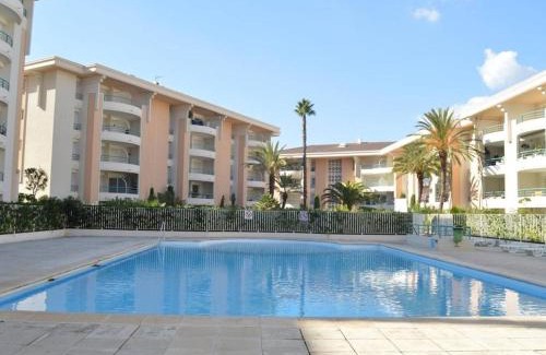 Frejus Port Apartment | Fréjus: Appt 2P, 5 pers, Piscine, Plage à 150m, Parking, Animaux OK - FR-1-226A-357