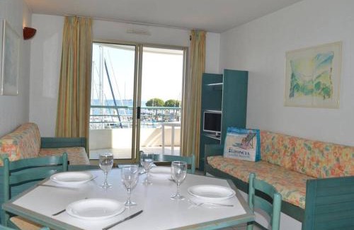 Frejus Port Apartment | Fréjus: Appt 2P, 5 pers, Piscine, Plage à 150m, Parking, Animaux OK - FR-1-226A-357