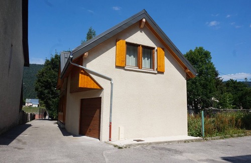 Autrans-Meaudre-en-Vercors House | Charming 4-Bedroom Village House in Autrans with Terrace, Garage, and Modern Amenities