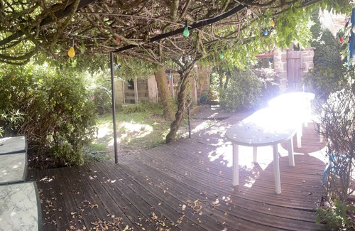 Camps-Saint-Mathurin-Leobazel House | Vacation Home "Les Fourniols" with Private Garden & Shared Indoor Pool