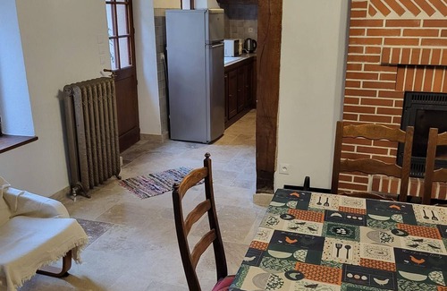 Rosnay Cottage | Charming Gîtes with Private Garden, Free Wi-Fi, and Fishing Pond in La Brenne Natural Park
