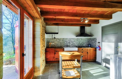 Rouffignac-Saint-Cernin-de-Reilhac Ski Chalet | In the heart of the Dordogne, house for 6, pool
