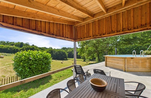 Rouffignac-Saint-Cernin-de-Reilhac Ski Chalet | In the heart of the Dordogne, house for 6, pool