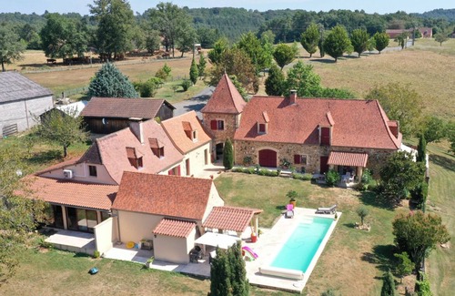 Saint-Felix-de-Reillac-et-Mortemart House | Gîte du pigeonnier with swimming pool Périgord noir 6 people 165€ per night