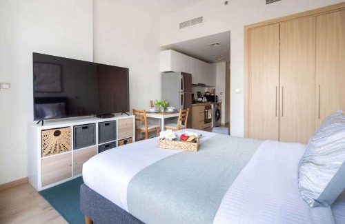 Jebel Ali Apartment | Frank Porter - Azizi Aura