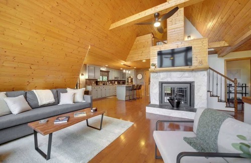 Franklin House | Franklin A-Frame with Hot Tub and Mountain Views