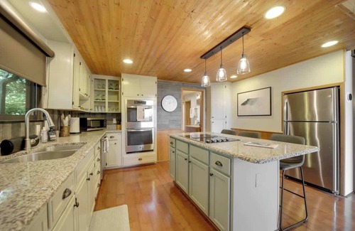Franklin House | Franklin A-Frame with Hot Tub and Mountain Views
