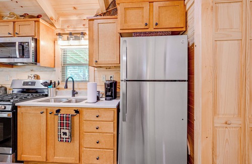 Franklin Cabin | Franklin Cabin w/Creek Access: Hike & Fish!
