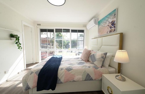 Frankston House | Frankston Beach House Staycation Pet Friendly Holiday House
