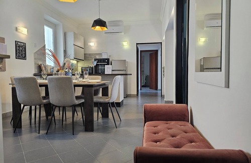 Frascati Apartment | Frascati Fountain 3bdr Deluxe Apartment