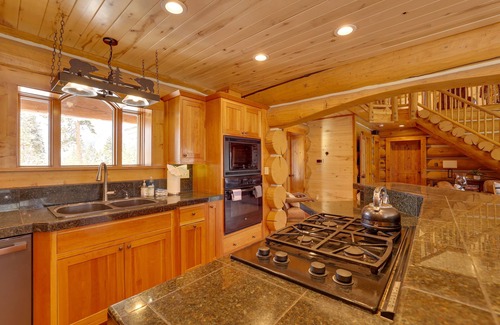 Granby House | Fraser Chalet w/Hot Tub & Mountain Views