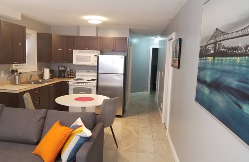 Guildford House | Fraser Heights 3 Br Basement Suite Surrey