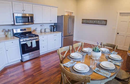 Fredericksburg Cottage | Fredericksburg Cottage 0.6 miles to Main Street