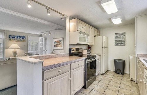 South Bethany House | FREE ACTIVITIES INCLUDED! Located only steps from the beautiful beaches of South Bethany - 5 bedroom, 3 bath cottage
